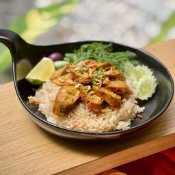 ข้าวผัดกากหมูไส้อั่ว