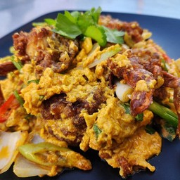 ปูนิ่มผัดผงกะหรี่