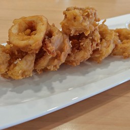 ปลาหมึกชุบแป้งทอด