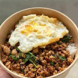 ผัดกะเพราหมูสับ+ไข่ดาว
