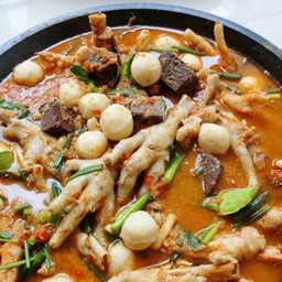 สถานีขนมจีนและทงคัตสึ