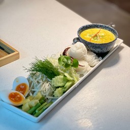 ขนมจีนน้ำยาปู ( Thai Vermicelli Noodle Crab Curry )