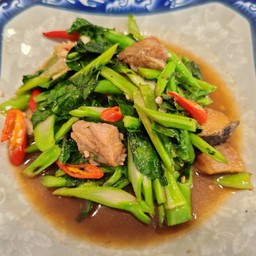 คะน้าปลาเค็ม