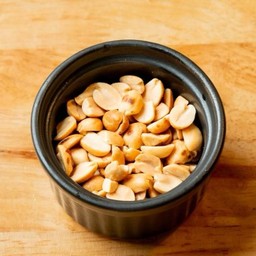 ถั่วลิสง.