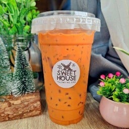Sweet House ครอฟเฟิล/ชา/ปังปิ้ง บ้านใต้