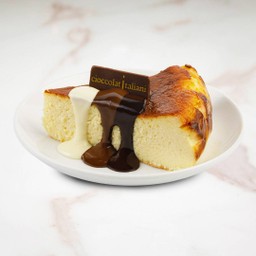 บาสก์ชีสเค้ก พร้อมซอสเมลท์ช็อกโกแลต