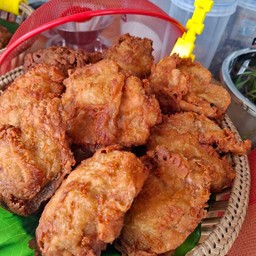 สะโพกไก่ทอด