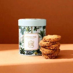 Cheddar cheese cookie size L.