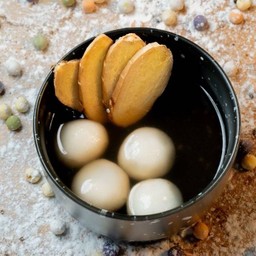 บัวลอยงาดำน้ำขิง.