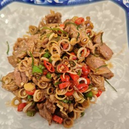 ผัดจังโก้เนื้อ