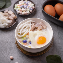 บัวลอยไข่หวานน้ำกะทิ.