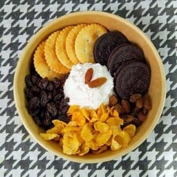 กรีกโยเกิร์ตออริจินอล 1 Scoop [M] + ท็อปปิ้ง 5 อย่าง + น้ำผึ้ง