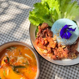 ชุดข้าว ไก่คั่วกระเทียมพริกไทย ต้มยำกุ้ง