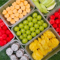 Fruit Ball ผลไม้ปอกสดพร้อมทาน