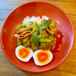 ข้าวไก่ทอดซอสเขียวหวาน