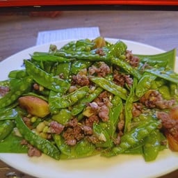 ถั่วลันเตาปลอดสารพิษผัดหมูสับ