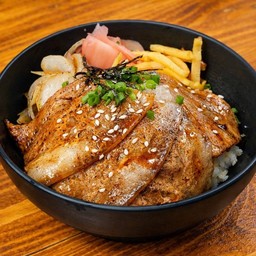 ข้าวหมูสามชั้นย่าง