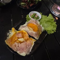 แหนมหมกไข่