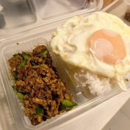 คั่วกลิ้งหมูชิ้น+ไข่ดาว