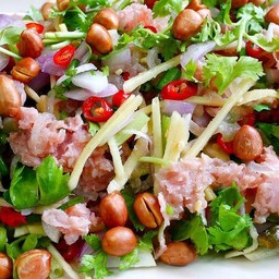 ยำแหนมสด