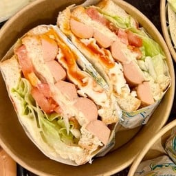 (แซนวิสไส้กรอกไข่ใจดี )Sausage & Egg