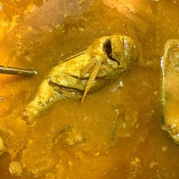 แกงส้มปลาแดง ผักรวม