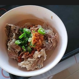 ร้าน รุ่งเรืองก๋วยเตียวหมูต้มยำ