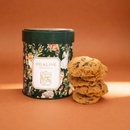 Macadamia dark choc size L.