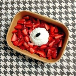 กรีกโยเกิร์ตออริจินอล 1 Scoop [M] สตอเบอรี่หวานฉ่ำ+น้ำผึ้ง