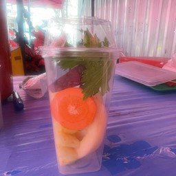 ผลไม้สดรวมปั่น