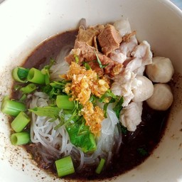 เตี๋ยวเรือน้ำตกหมู