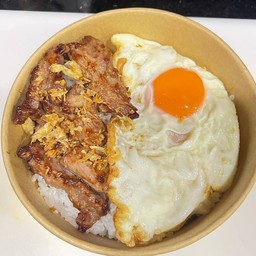 ข้าวหมูทอด