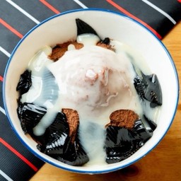 เฉาก๊วยนมสดภูเขาไฟ.