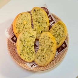 ขนมปังกระเทียมเบคอน