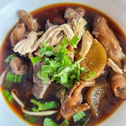 ก๋วยเตี๋ยวไก่-ก๋วยจั๊บริมคลอง บางบัวทอง