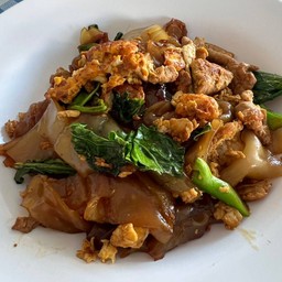 Stir-fried Soy Sauce Noodles with Pork