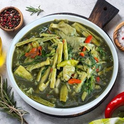 แกงหน่อไม้ ใส่ปลาหมึกแห้ง