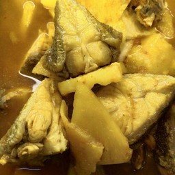 แกงส้มปลาจาระเม็ดสับปะรด