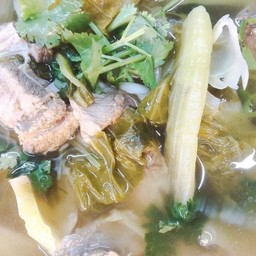 ต้มขาหมูผักกาดดอง