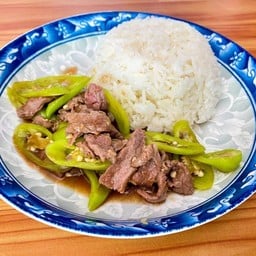 ผัดพริกหยวกราดข้าว