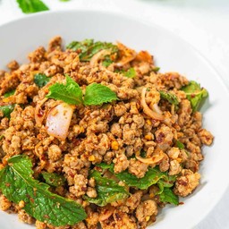 ข้าวหน้าลาบ