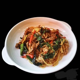 สปาเก็ตตี้ผัดขี้เมาเนื้อริบอาย