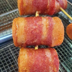 เบคอน พัน ไส้กรอก