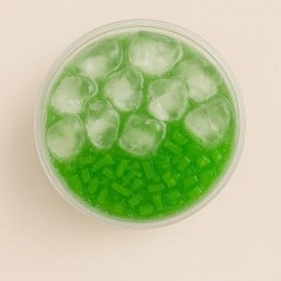 น้ำวุ้นใบเตย เสริฟพร้อมน้ำแข็ง แก้ว 16 oz (เลือกความหวานไม่ได้ )