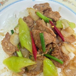 หมูหมักผัดกะปิราดข้าว