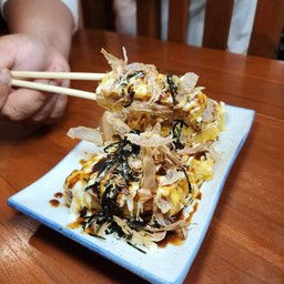 ใหม่ อร่อยเข้ากันมาก✨เค้กไข่หวาน ทรงเครื่อง ราดน้ำซอสฉ่ำๆ ปลาโอกับสาหร่ายฟินมาก