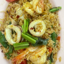 ข้าวผัดต้มยำทะเล