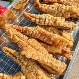 หมูกรอบน้องภูมิ -