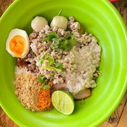ก๋วยเตี๋ยวต้มยำโบราณ ท่าเรือแหลมฉบับ เจ้าเก่า BY.เจ้าธัน