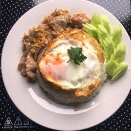 ข้าวไก่กระเทียม